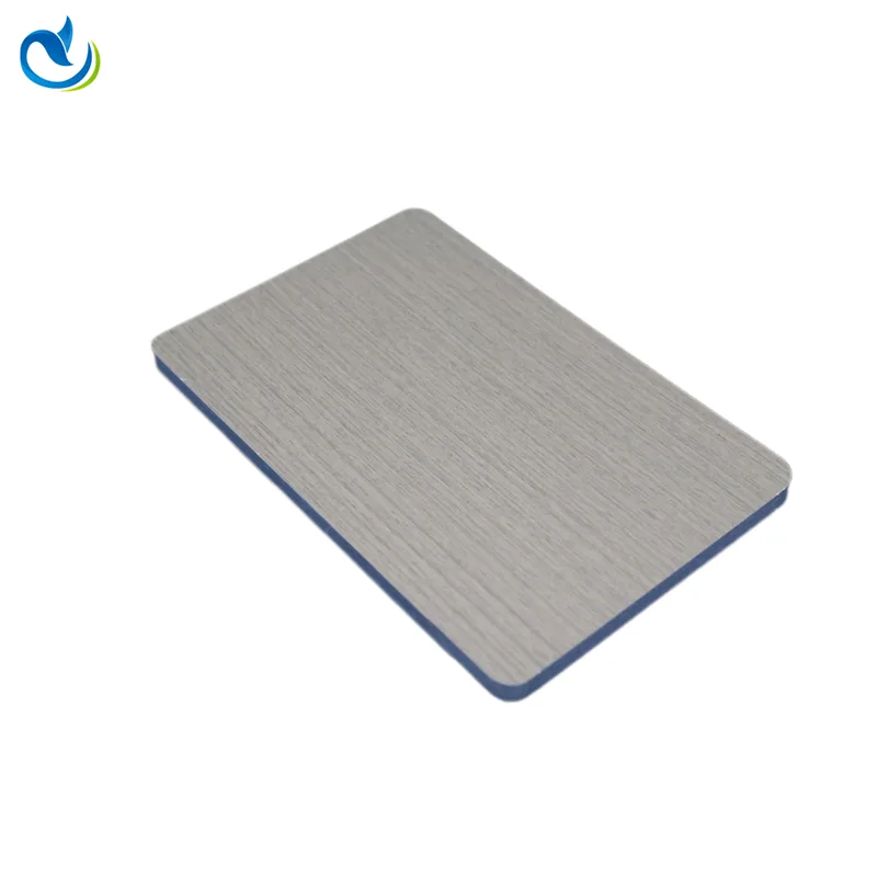 Wie hoch ist die Feuerwiderstandsklasse der Wandpaneele?